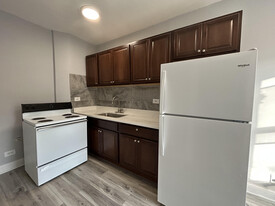 6950 N Ashland Blvd, Unit 301 Apartments