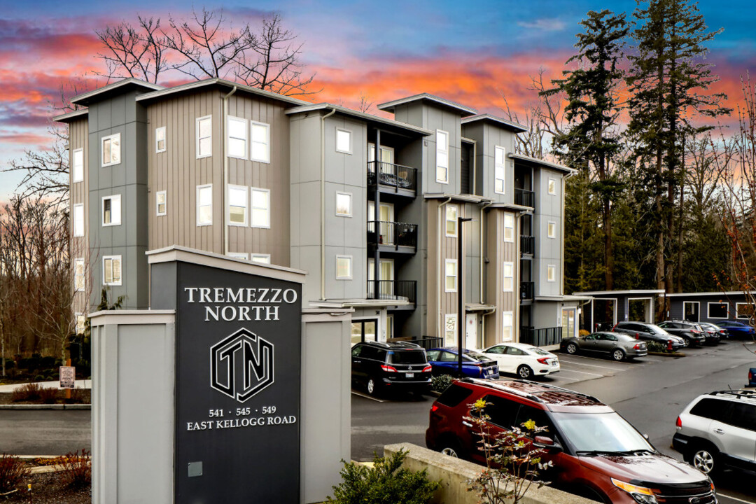 Tremezzo North in Bellingham, WA - Building Photo