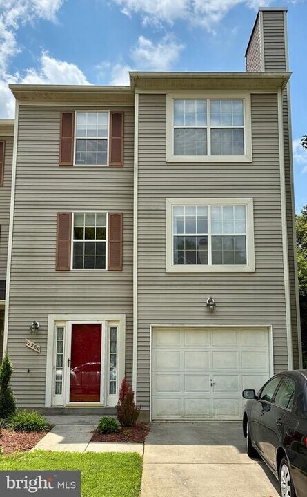 12200 Bare Bush Path in Columbia, MD - Building Photo