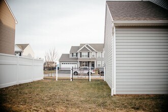 220 Callie Dr in West York, PA - Foto de edificio - Building Photo