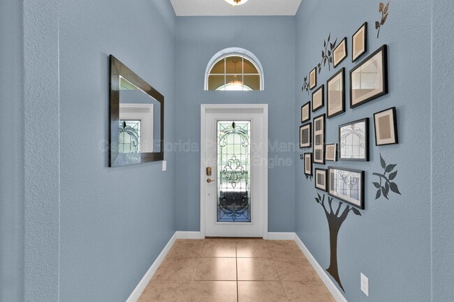 3677 Serena Ln in Clermont, FL - Foto de edificio - Building Photo