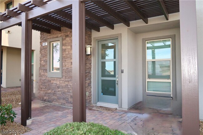 572 Pear Lake St in Las Vegas, NV - Building Photo - Building Photo