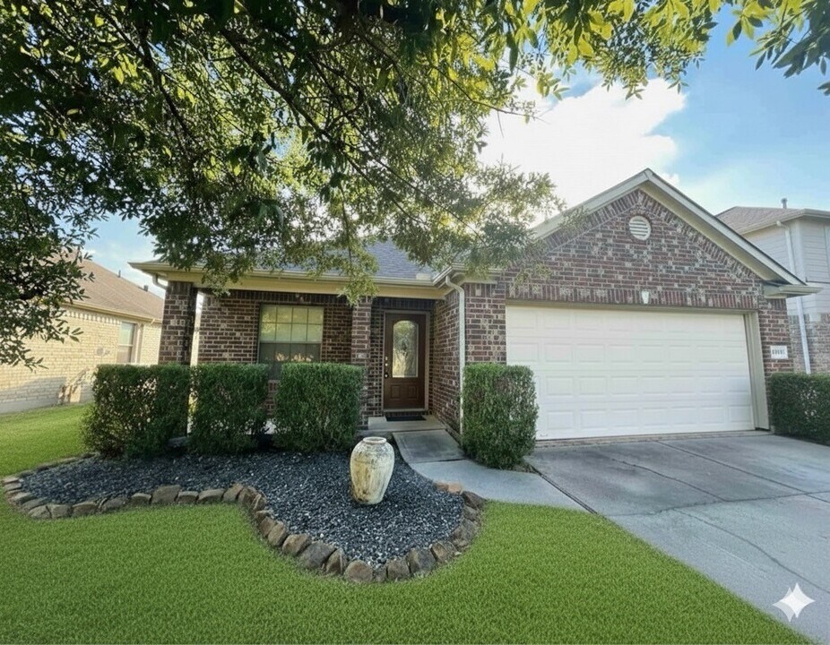 2737 Sandberry Dr in Houston, TX - Foto de edificio