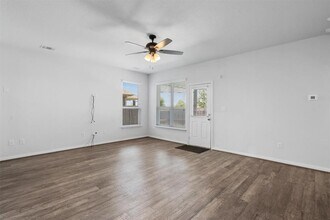 497 Esperanza Dr in Buda, TX - Building Photo - Building Photo