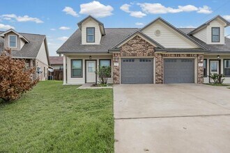 102 Stockton Family Ct in Jarrell, TX - Building Photo - Building Photo