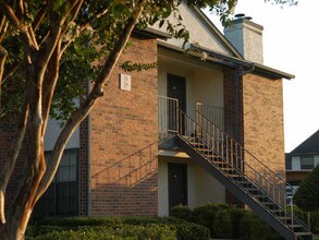 Ashwood Park Apartments in Dallas, TX - Foto de edificio - Building Photo