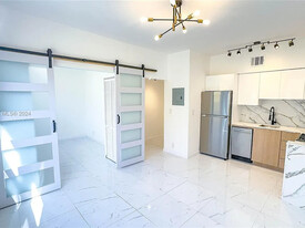 1320 Drexel Ave in Miami Beach, FL - Building Photo