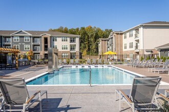 Arbour Place Apartments in Jeffersonville, IN - Foto de edificio - Building Photo