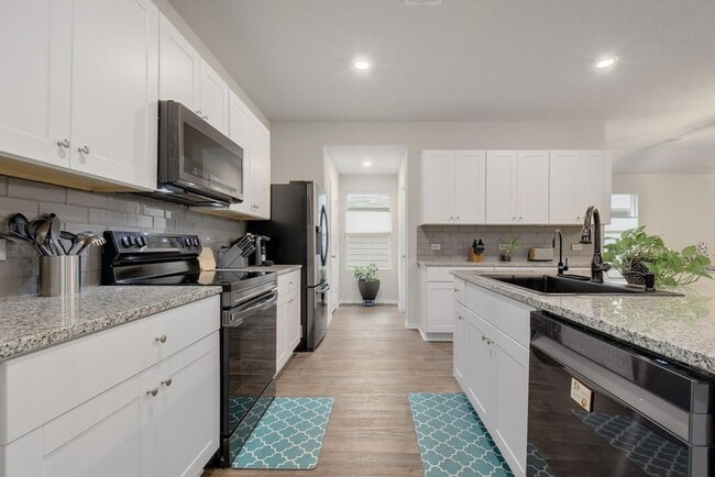 6012 Xene Dr in Austin, TX - Foto de edificio - Building Photo