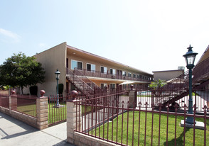 4006 Puente Ave Apartments