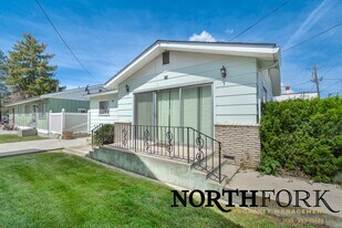 414 S 7th Ave in Caldwell, ID - Building Photo