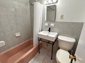 164 Winthrop Rd, Unit 3 in Brookline, MA - Foto de edificio - Building Photo