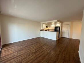 6825 Alabama Ave in Canoga Park, CA - Building Photo - Building Photo