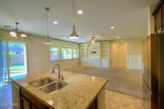 3961 E Palo Verde St in Gilbert, AZ - Foto de edificio - Building Photo