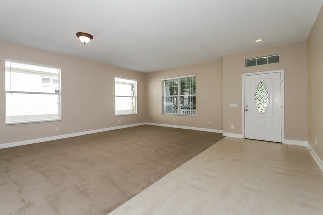 6023 Gannetdale Dr in Lithia, FL - Building Photo - Building Photo