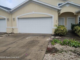 220 Chandler St in Cape Canaveral, FL - Building Photo