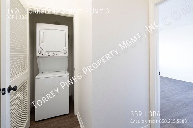 1420 Hornblend St in San Diego, CA - Building Photo - Building Photo