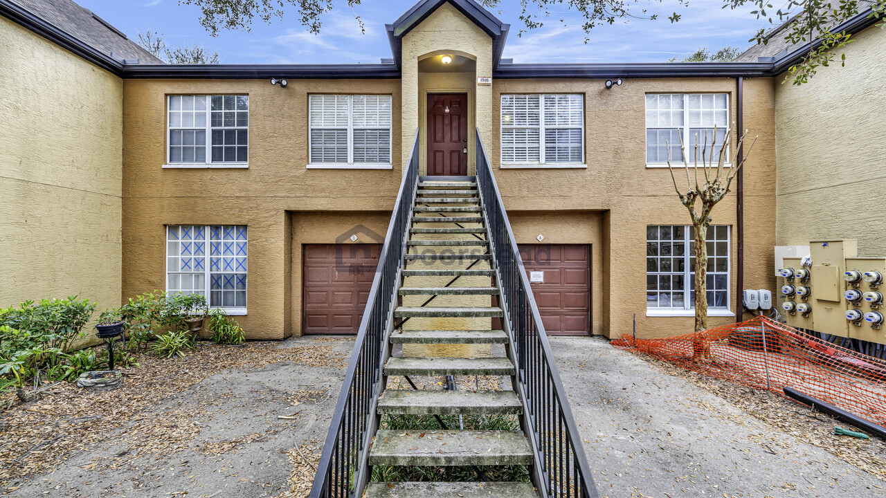 6372 Raleigh St in Orlando, FL - Building Photo