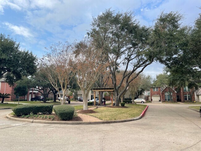 1759 Lakeside Enclave Dr in Houston, TX - Building Photo - Building Photo