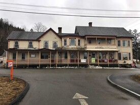 4 Titus Hill Rd in Colebrook, NH - Building Photo
