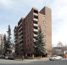 Grace Manor in Calgary, AB - Building Photo - Building Photo