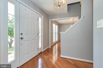 44242 Frogtown Way in Ashburn, VA - Building Photo - Building Photo