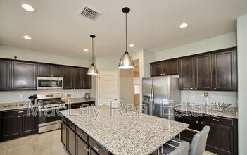 2415 E Runaway Bay Pl in Gilbert, AZ - Building Photo - Building Photo