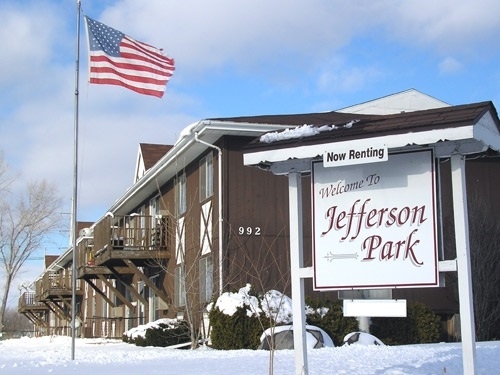 Jefferson Park Apartments in Menasha, WI - Building Photo