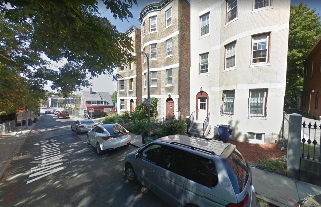 20 Winthrop St, Unit 4 in Boston, MA - Foto de edificio