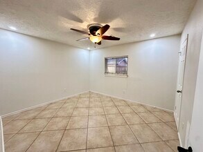 831 Deerpass Dr in Channelview, TX - Building Photo - Building Photo