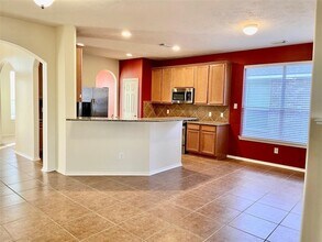 17810 Serene Shore Dr, Unit 10-302 in Cypress, TX - Building Photo - Building Photo