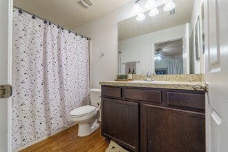 3411 N 54th St in Tampa, FL - Building Photo - Interior Photo