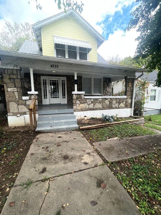 4225 Fordson Way in Louisville, KY - Building Photo