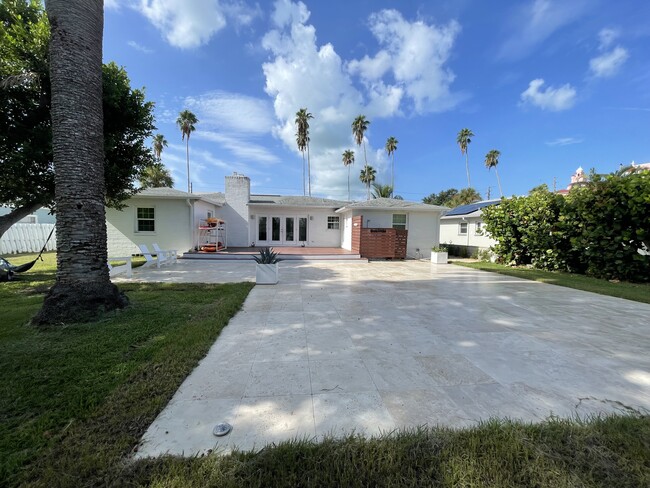 property at 3411 E Debazan Ave