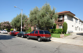 275 W Verdugo Ave in Burbank, CA - Building Photo - Building Photo