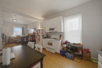 3841 N Bernard St, Unit 2R in Chicago, IL - Foto de edificio - Building Photo