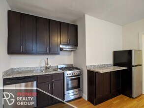618 W Patterson Ave, Unit 709 in Chicago, IL - Building Photo - Building Photo