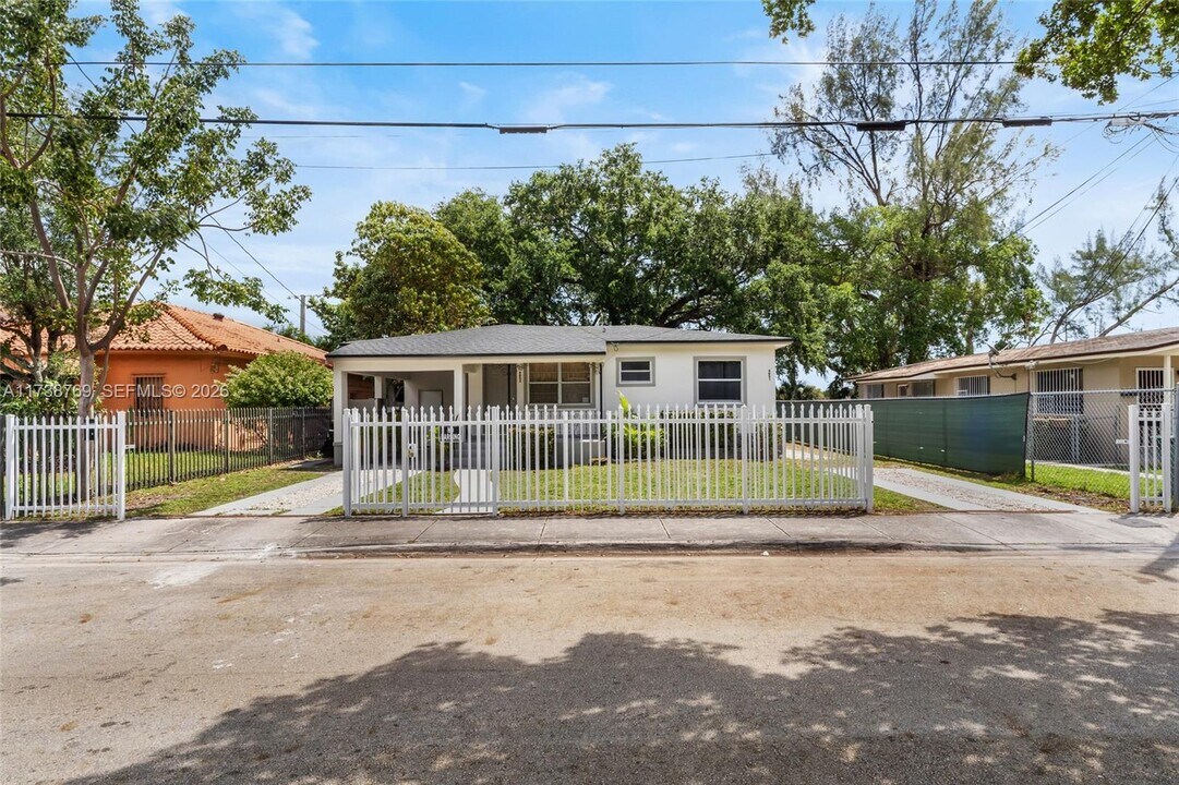 4853 NW 15th Ave in Miami, FL - Building Photo