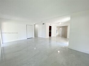 7805 NW 67th Ave in Tamarac, FL - Building Photo - Building Photo
