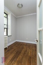 330 E 35th St in New York, NY - Building Photo - Building Photo