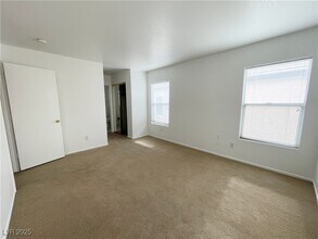 1245 Orchard View St in Las Vegas, NV - Foto de edificio - Building Photo