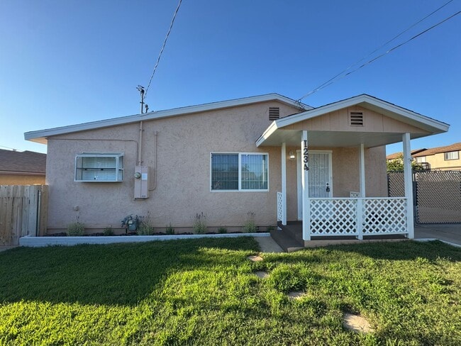 1234 Persimmon Ave in El Cajon, CA - Building Photo - Building Photo