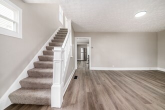 960 Carpenter St in Columbus, OH - Foto de edificio - Building Photo