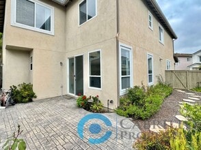 12177 Pepper Tree Ln in Poway, CA - Building Photo - Building Photo