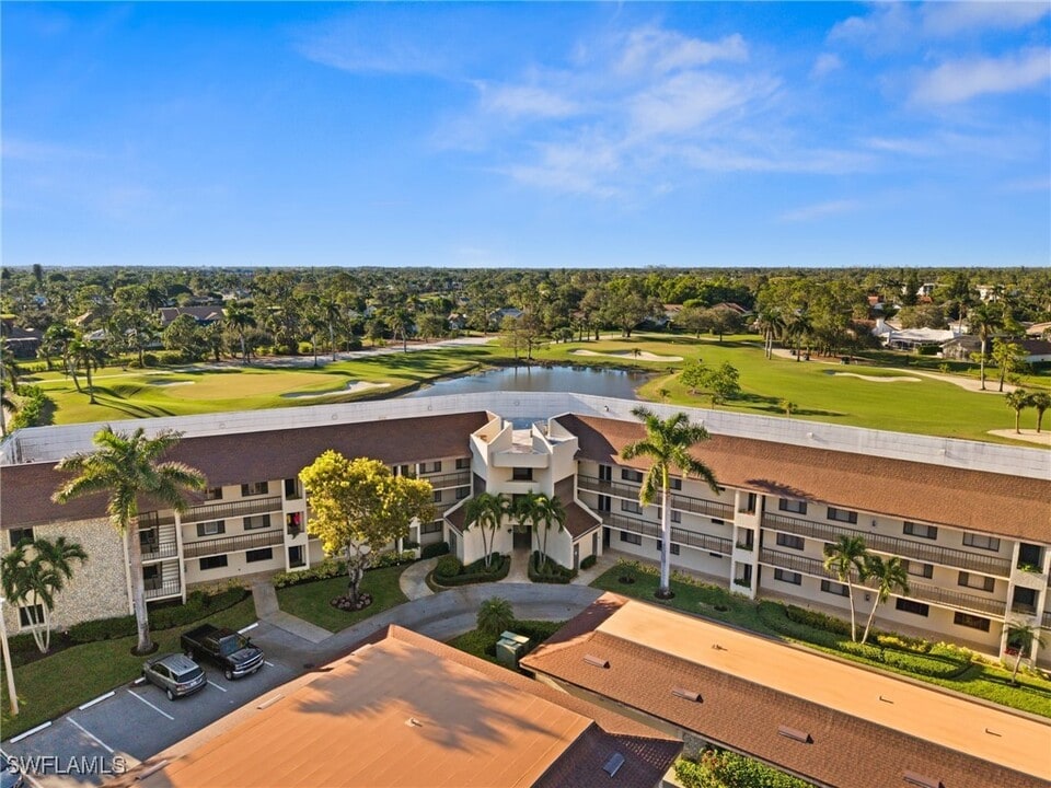 413 Augusta Blvd in Naples, FL - Building Photo