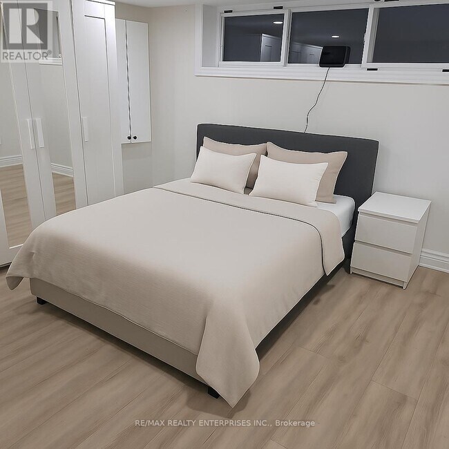 903 10th St in Mississauga, ON - Building Photo - Building Photo