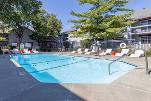 Flats at Miracle Hills in Omaha, NE - Building Photo