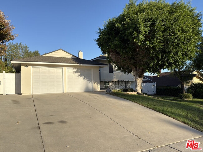 9558 Swinton Ave in Los Angeles, CA - Building Photo - Building Photo