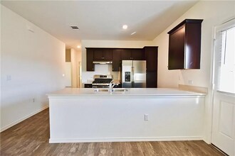 7511 Ivy Trellis Trail in Del Valle, TX - Building Photo - Building Photo