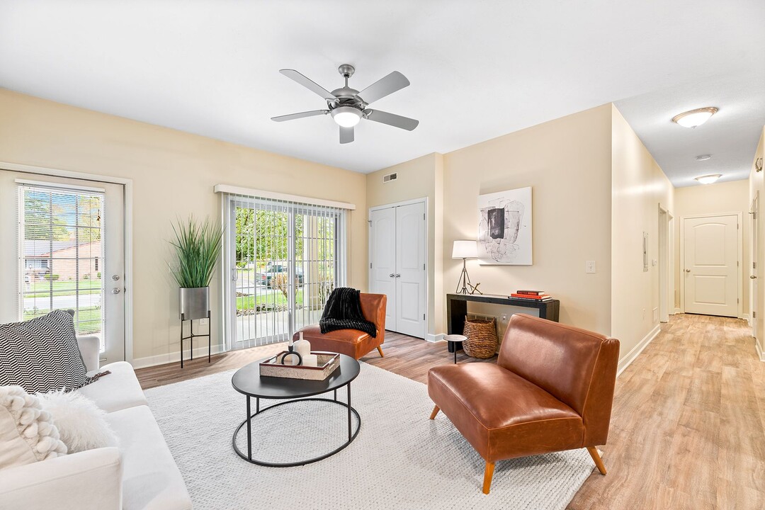 Eastwood Pointe Luxury Apartments in Akron, OH - Foto de edificio